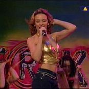 凯莉·米洛 (Kylie Minogue) 旋转现场 Interaktiv 金色乳胶热门视频